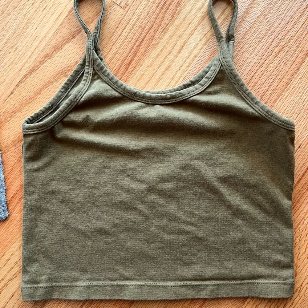 ARQ Cropped Tank Medium Olive Green